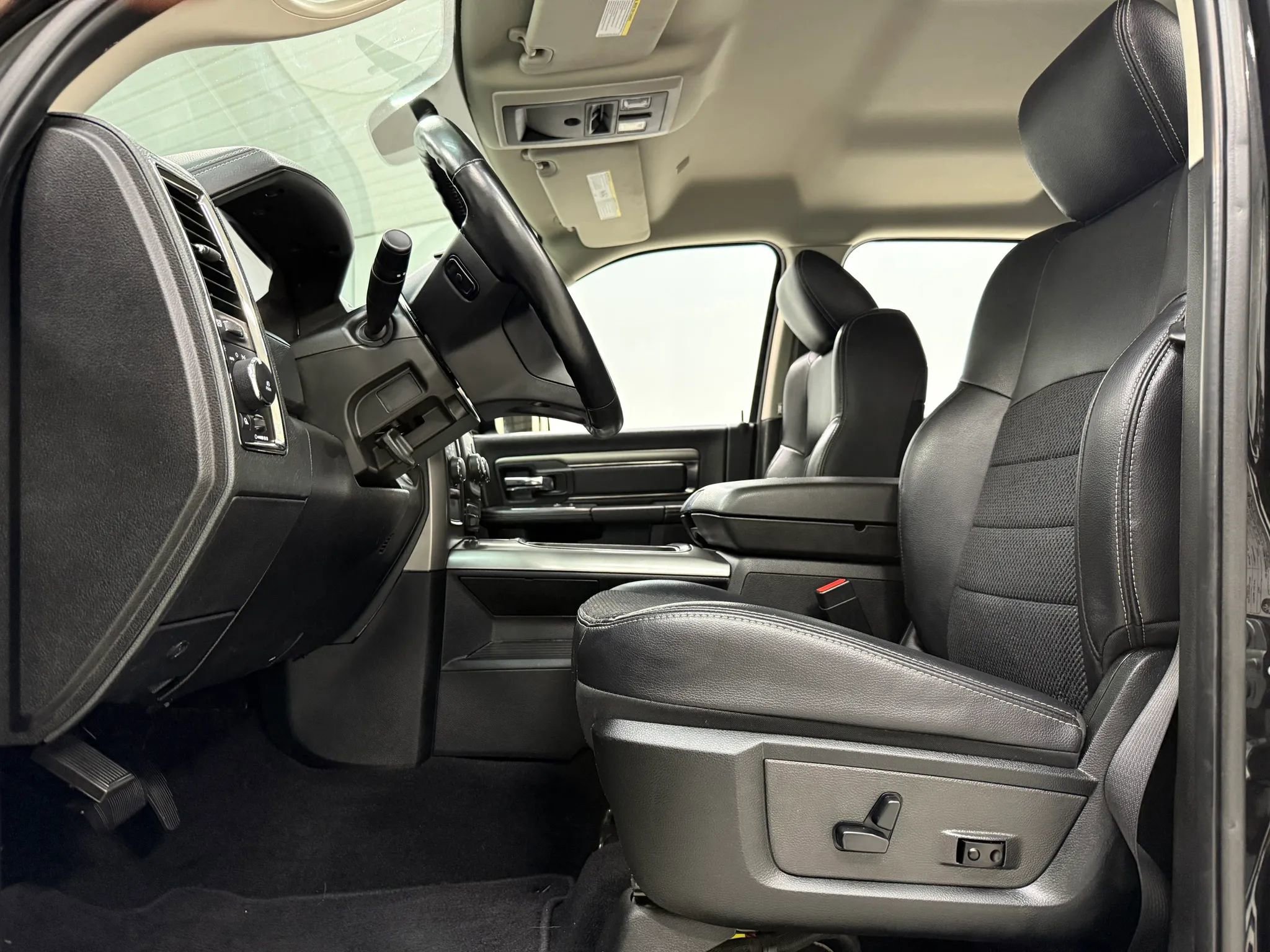 Used 2018 RAM 2500 Big Horn w/ Sport Appearance Group image 15