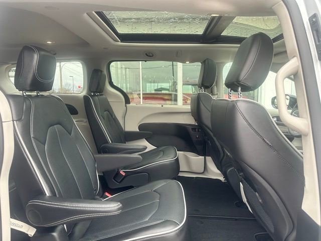 Used 2024 Chrysler Pacifica Limited FWD image 20