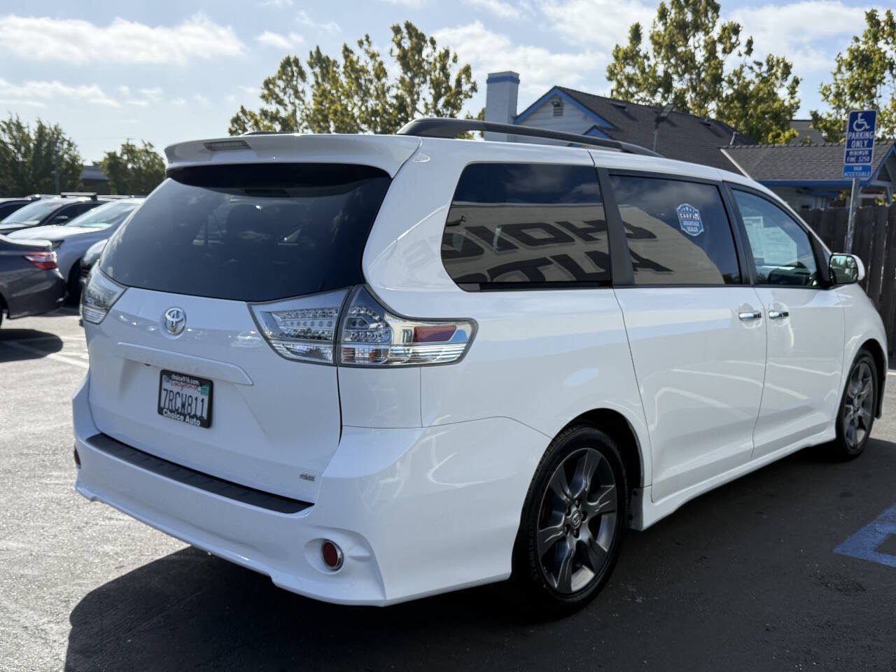 Used 2015 Toyota Sienna SE FWD image 6