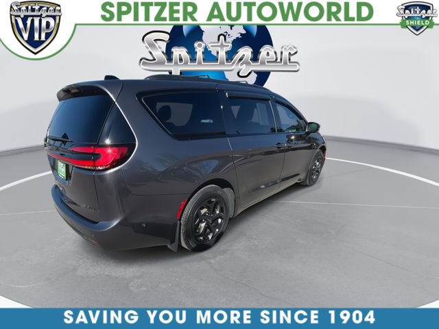 Used 2023 Chrysler Pacifica Touring-L w/ S Appearance Package image 9