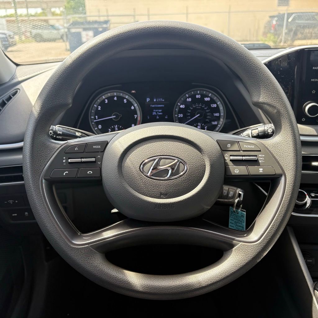 Used 2021 Hyundai Sonata SE w/ Preferred Accessory Package image 17