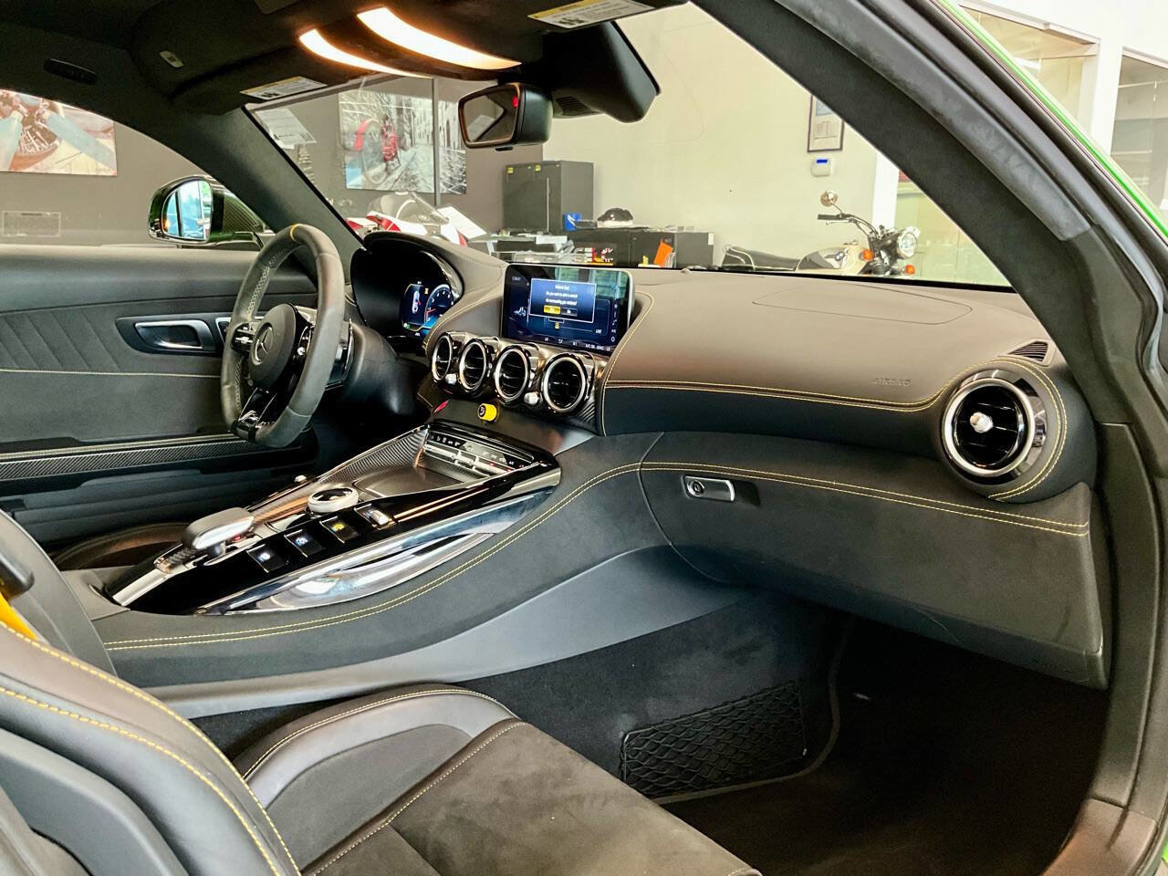 Used 2020 Mercedes-Benz AMG GT R image 26