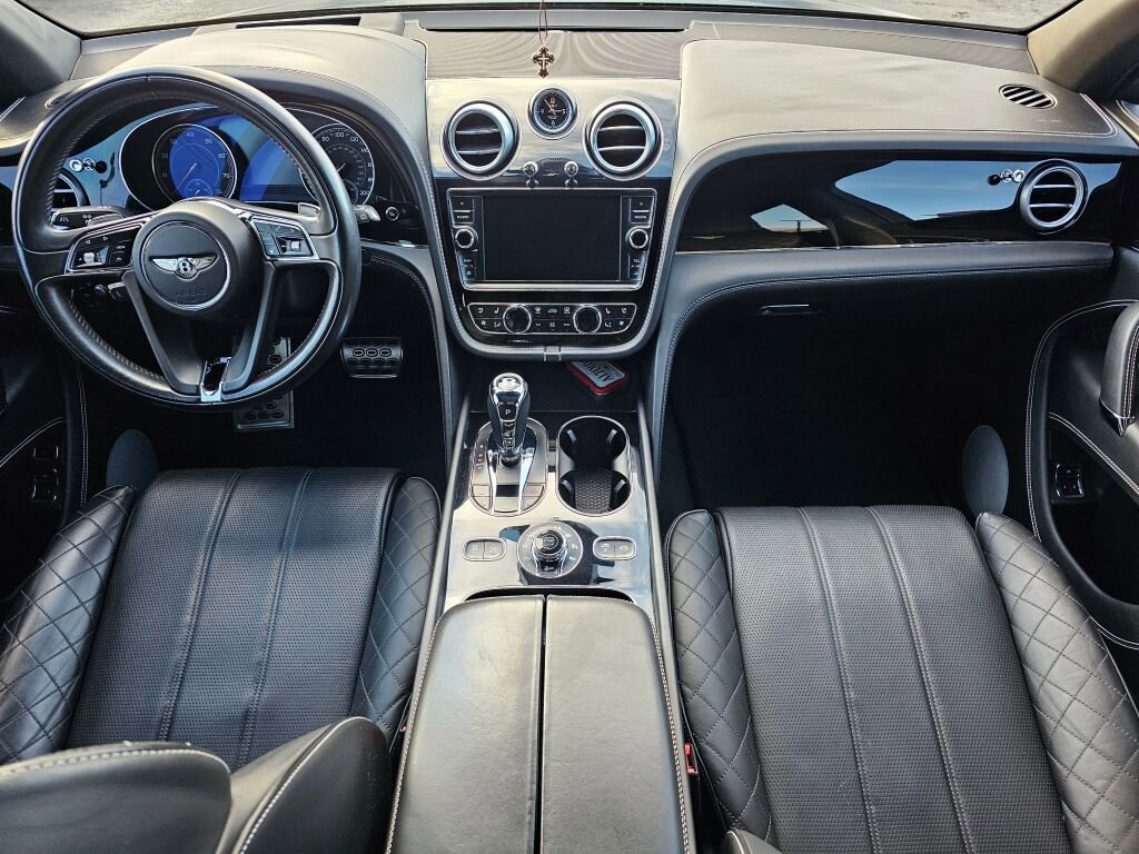 Used 2018 Bentley Bentayga image 19