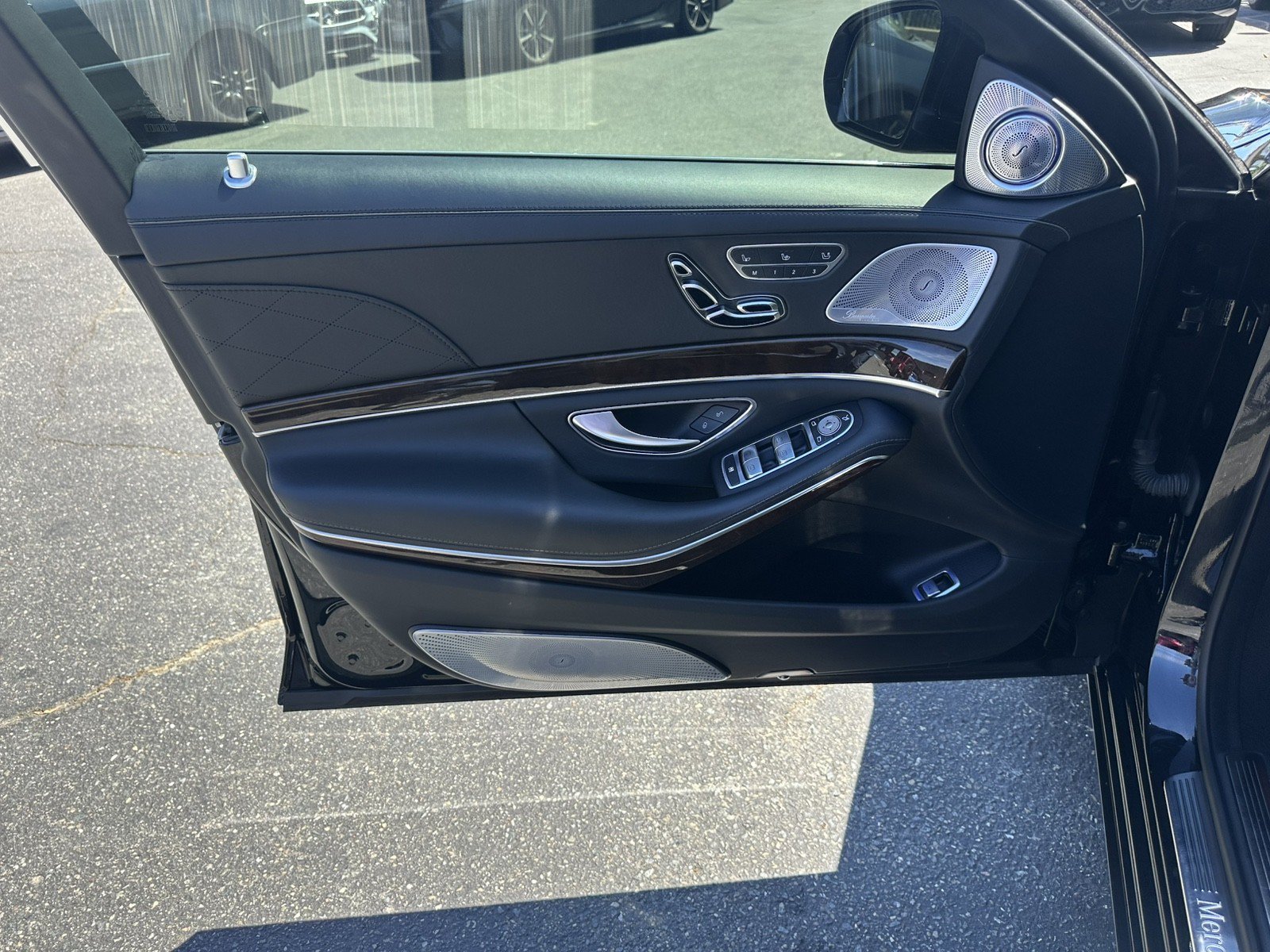 Used 2016 Mercedes-Benz Maybach S 600 image 28