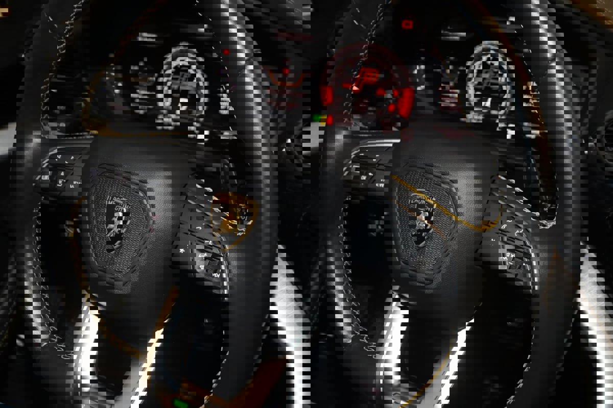 Used 2021 Lamborghini Urus image 75