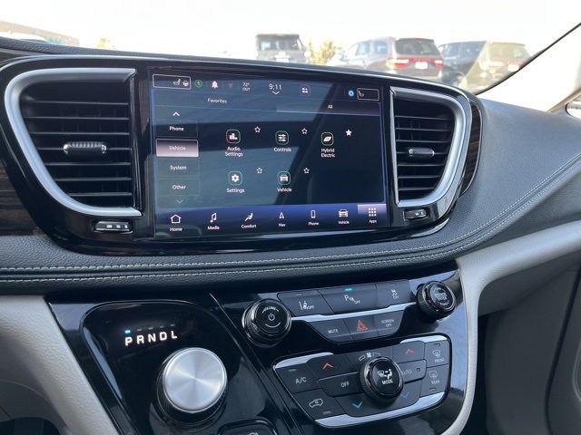 Used 2023 Chrysler Pacifica Limited image 50