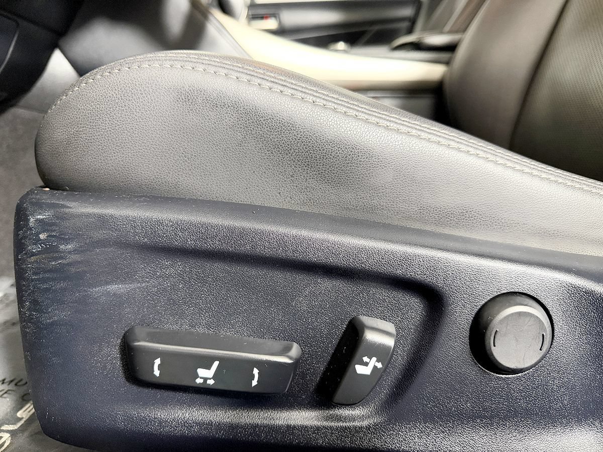 Used 2018 Lexus IS 300 w/ Accessory Package 2 RWD image 32