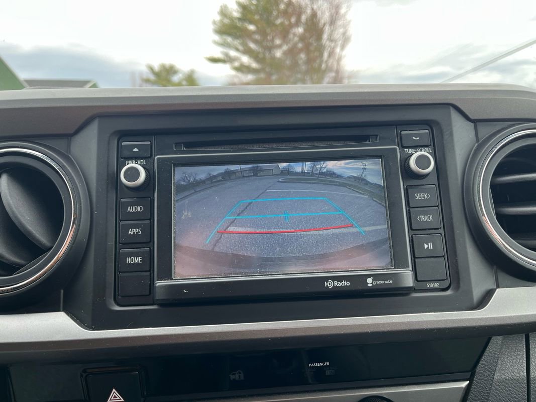 Used 2016 Toyota Tacoma SR5 w/ SR5 Appearance Package (SN) AWD/4WD image 18