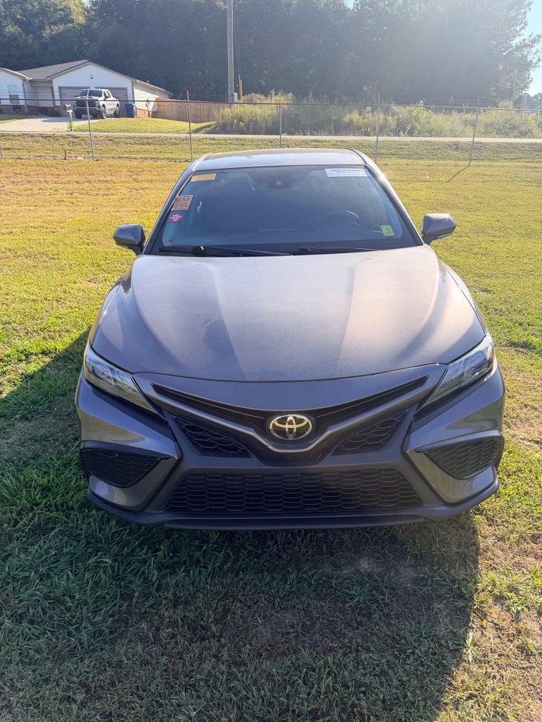 Used 2024 Toyota Camry SE FWD image 4