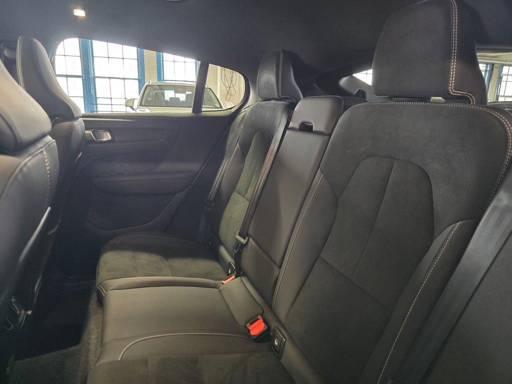 Certified 2023 Volvo C40 P8 Recharge Ultimate image 17