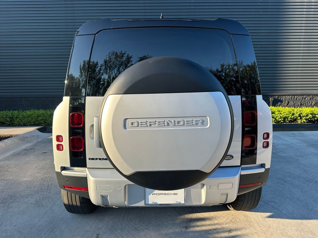 Used 2023 Land Rover Defender 110 S image 12
