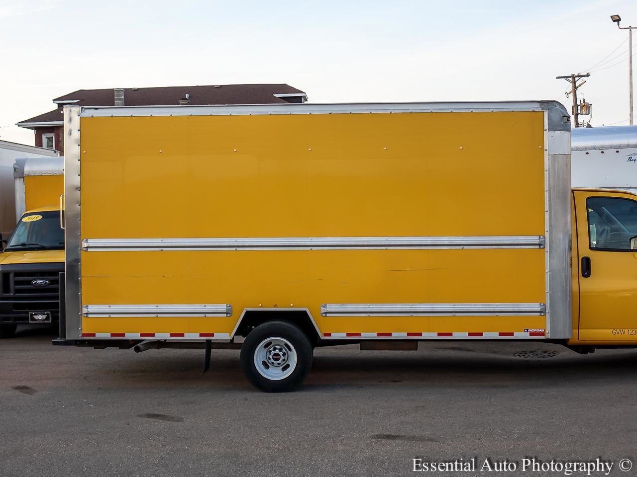 Used 2019 GMC Savana 3500 Extended w/ Driver Convenience Package image 9