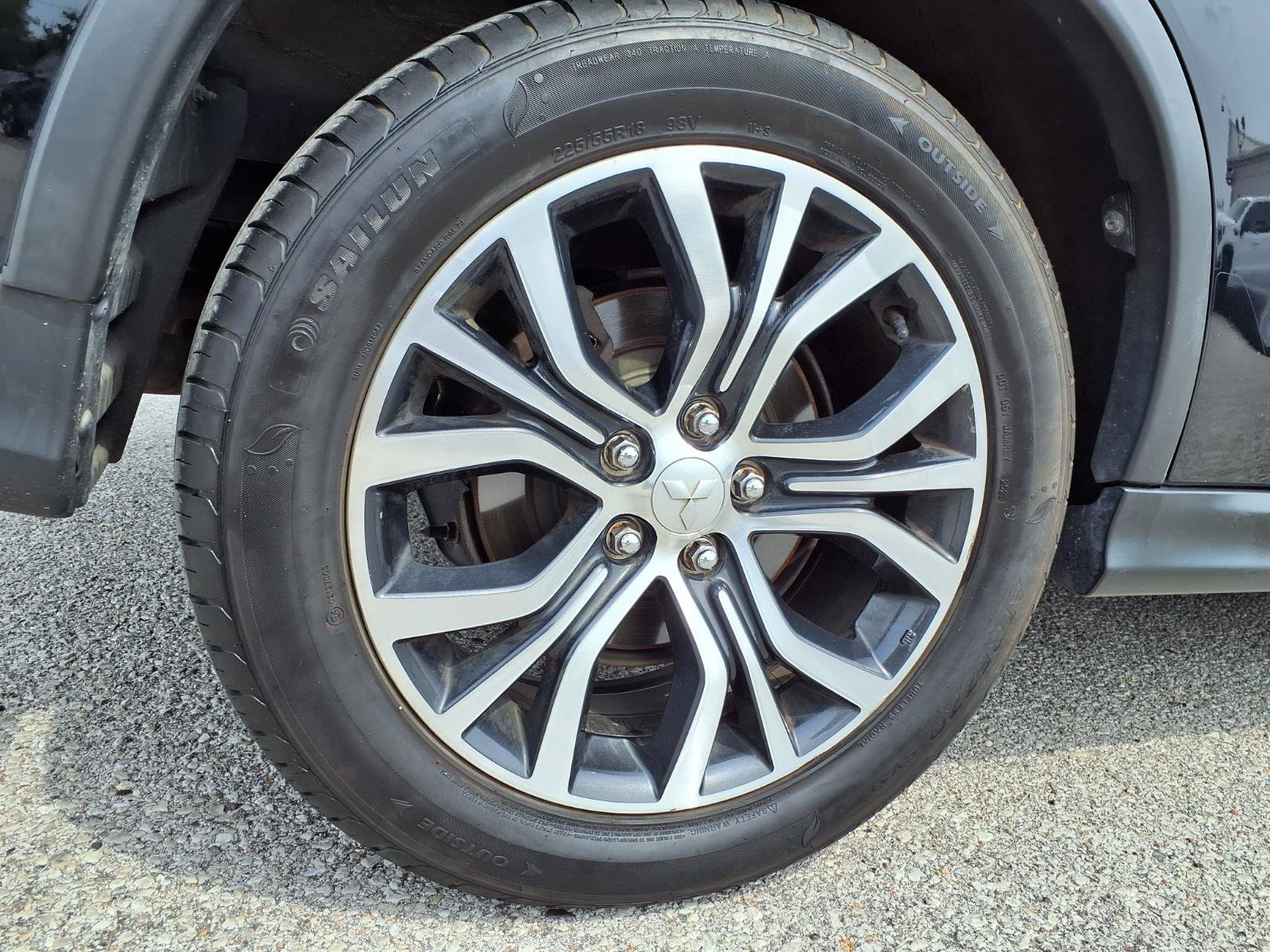 Used 2018 Mitsubishi Outlander Sport ES AWD/4WD image 30