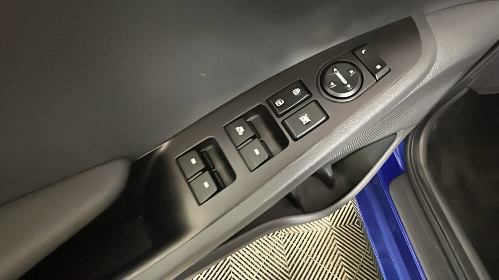 Used 2019 Hyundai Ioniq Electric FWD image 12