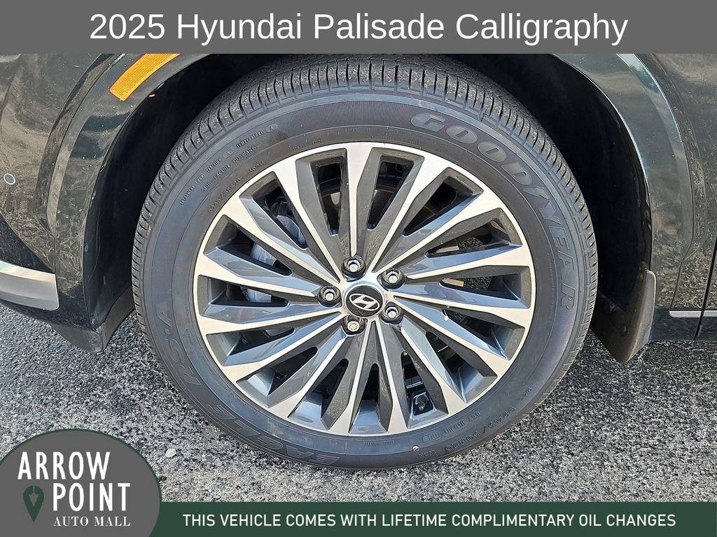 Used 2025 Hyundai Palisade Calligraphy AWD/4WD image 16