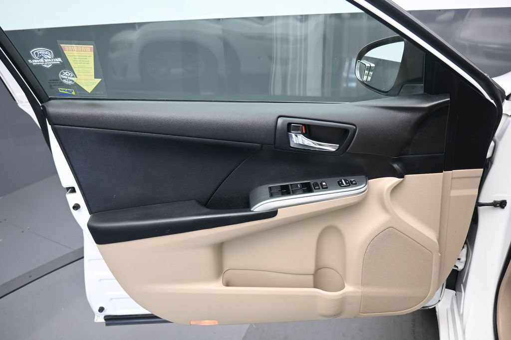 Used 2012 Toyota Camry LE FWD image 9
