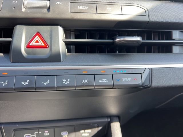 Certified 2025 Kia K4 LXS image 22