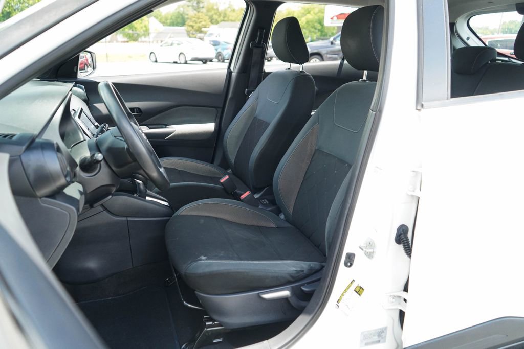 Used 2020 Nissan Kicks S FWD image 6