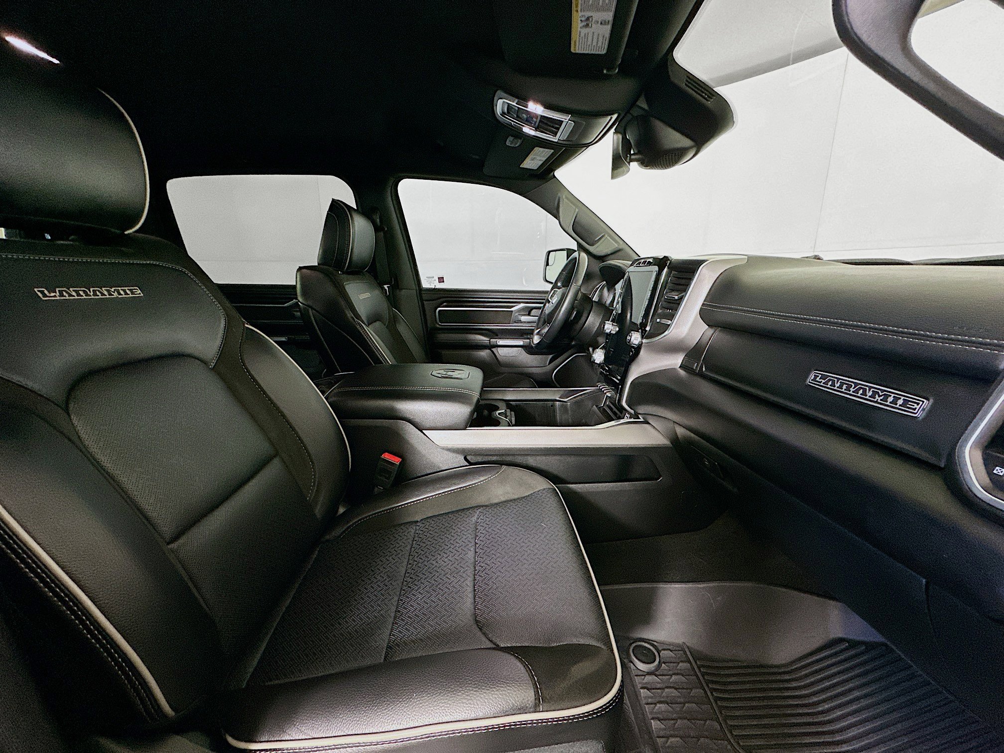 Used 2023 RAM 1500 Laramie image 31