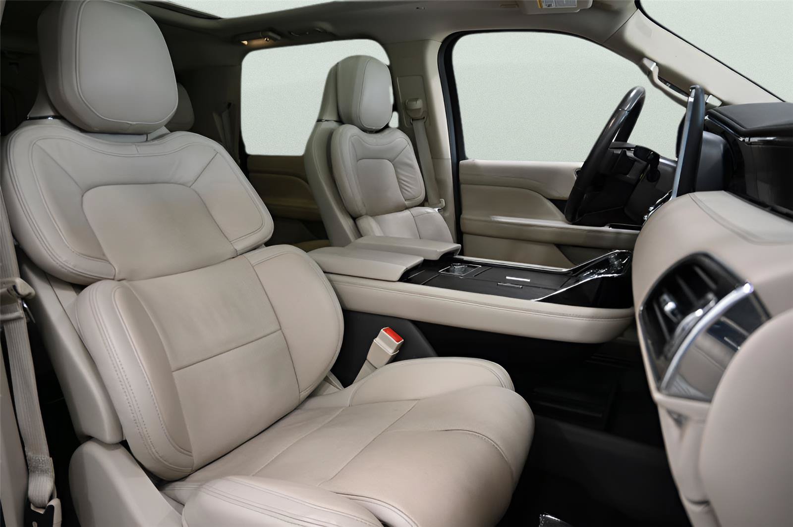 Used 2021 Lincoln Navigator L Reserve w/ Luxury Package AWD/4WD image 28