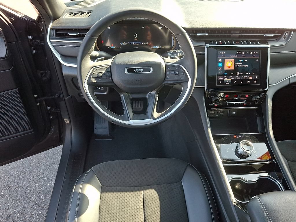 Certified 2023 Jeep Grand Cherokee Altitude AWD/4WD image 11