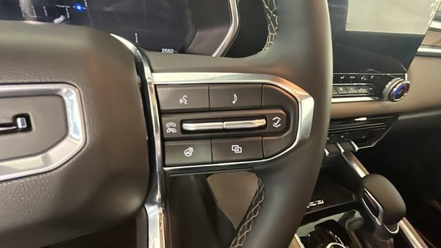 Used 2026 GMC Canyon Denali AWD/4WD image 16