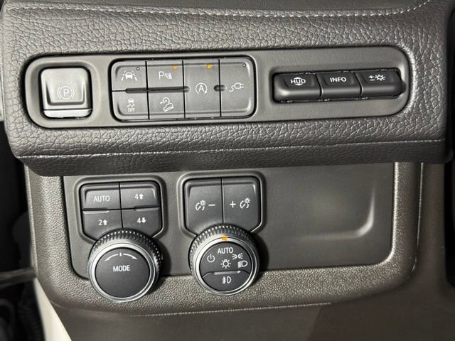 Used 2021 GMC Yukon Denali w/ Denali Premium Package AWD/4WD image 30