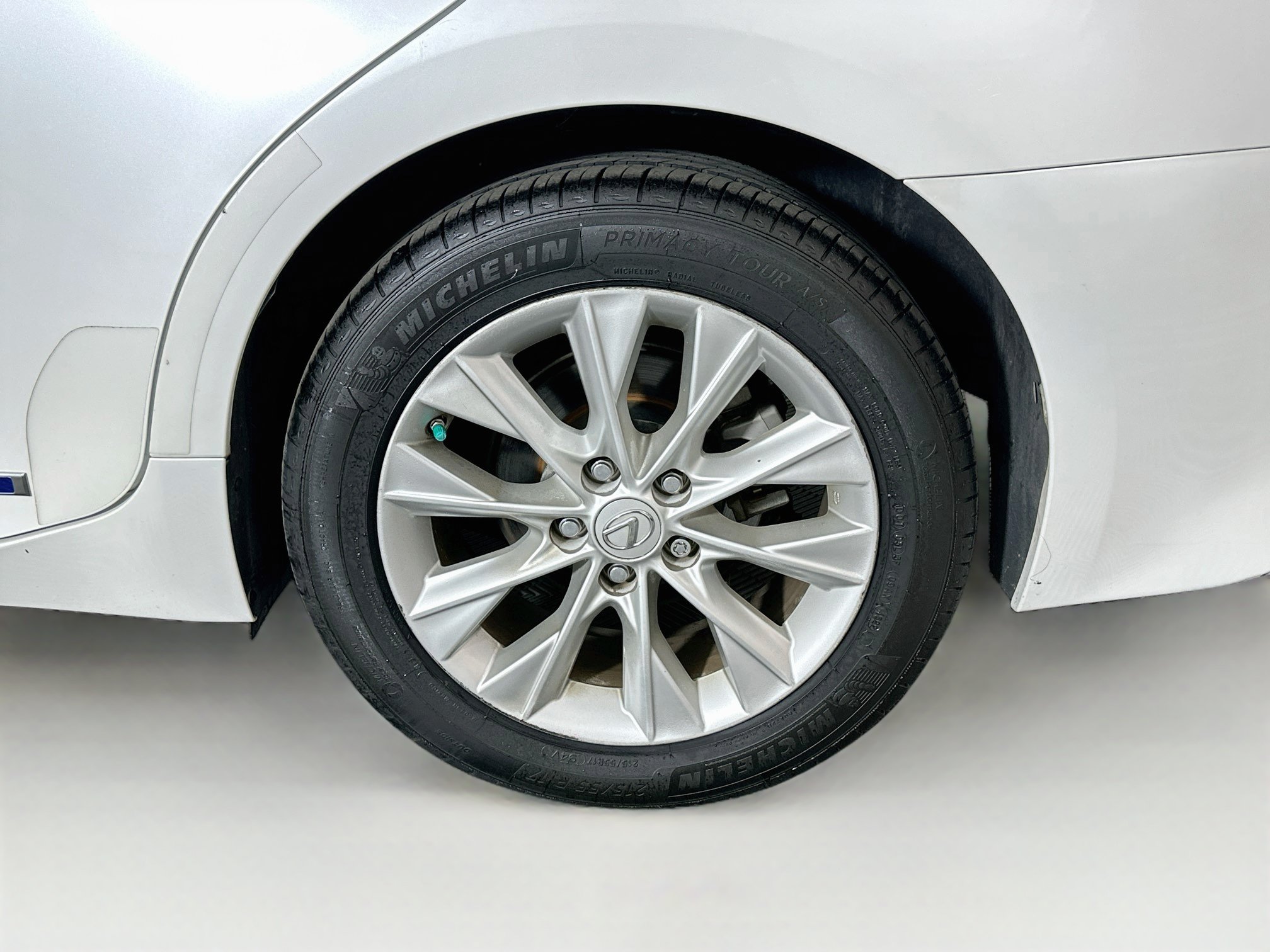 Used 2015 Lexus ES 300h w/ Navigation System Package FWD image 11