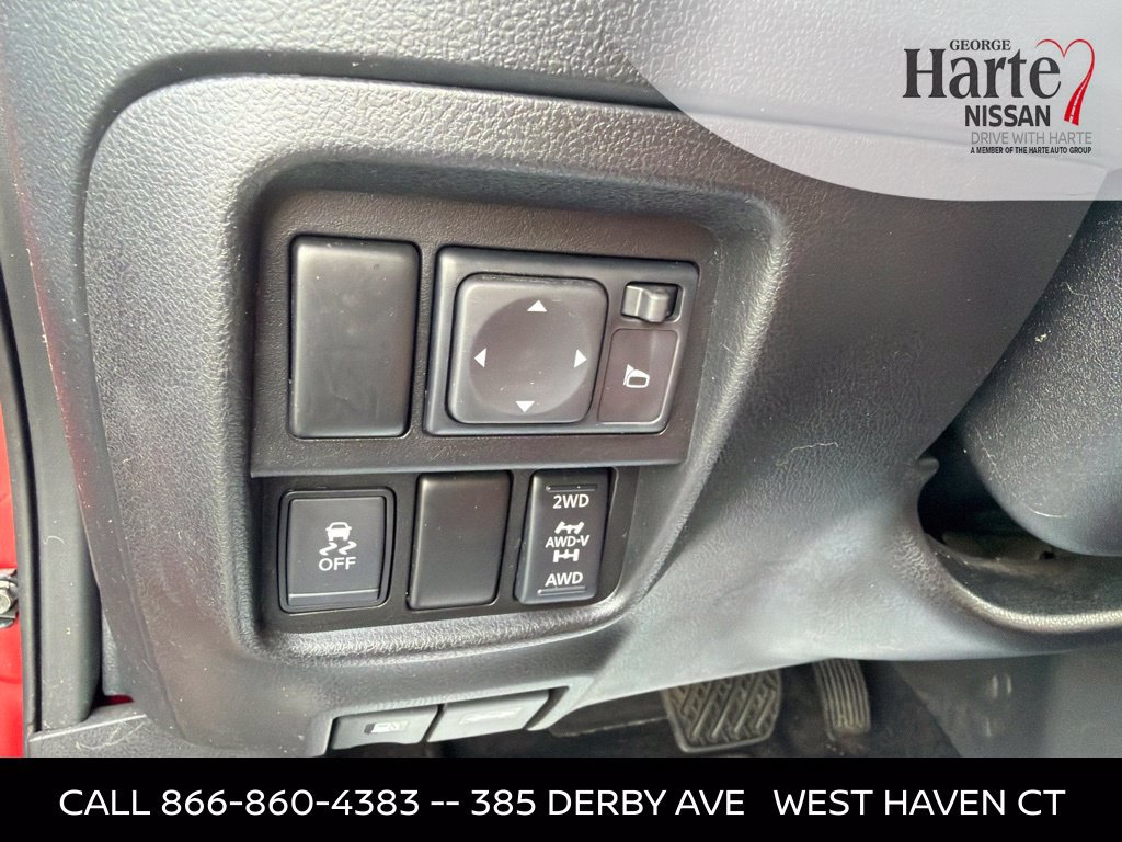 Used 2012 Nissan Juke SL AWD/4WD image 17