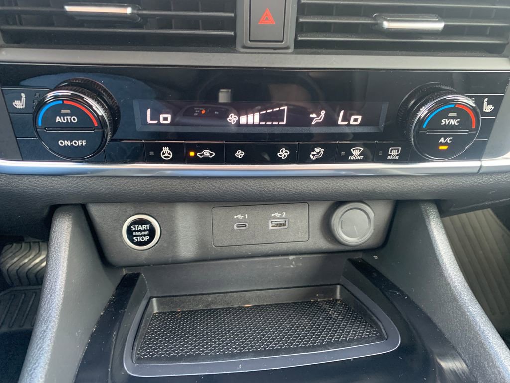Used 2023 Nissan Rogue SV w/ SV Premium B Package FWD image 22