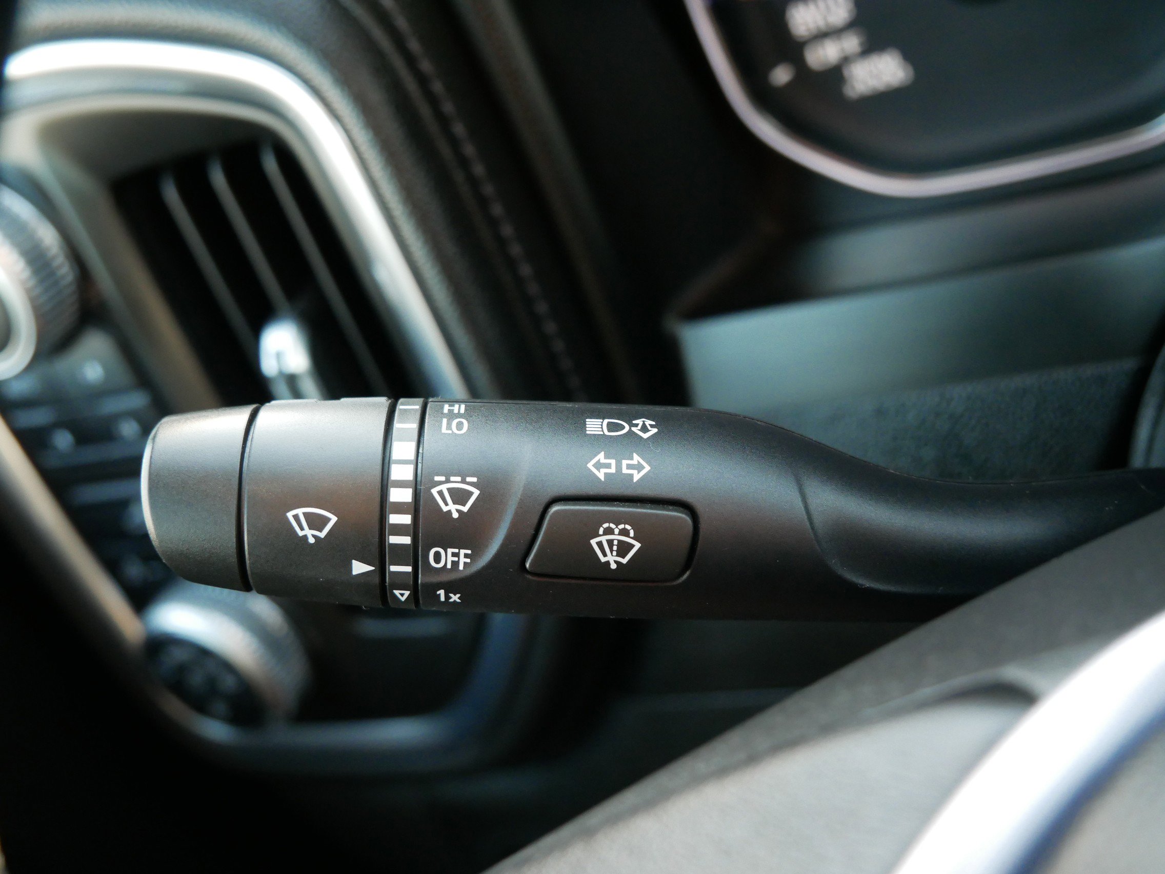 Used 2020 GMC Sierra 1500 SLE w/ SLE Value Package image 23