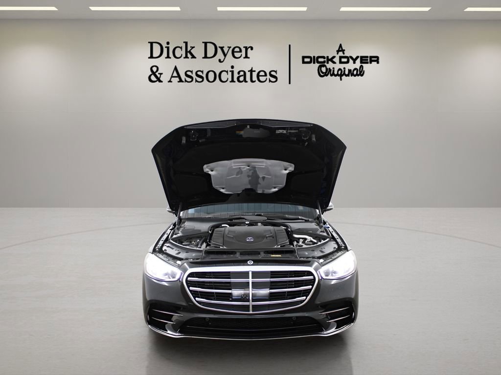 Used 2025 Mercedes-Benz S 580 4MATIC Sedan image 40