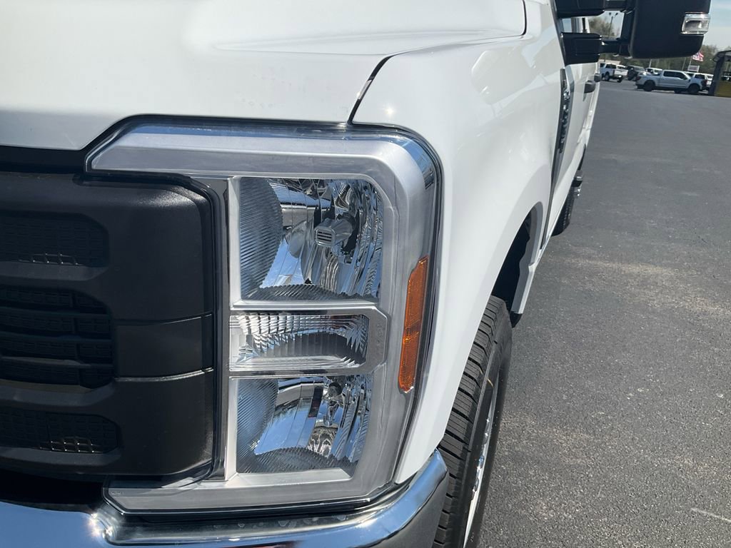 New 2026 Ford F250 XL AWD/4WD image 9