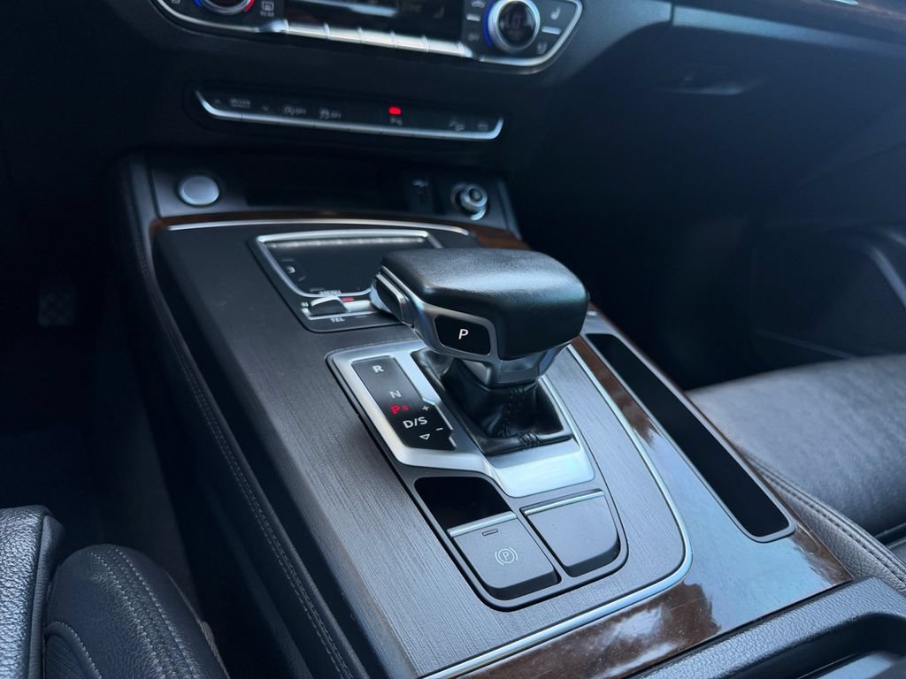 Used 2019 Audi Q5 2.0T Premium Plus w/ Premium Plus Package AWD/4WD image 15