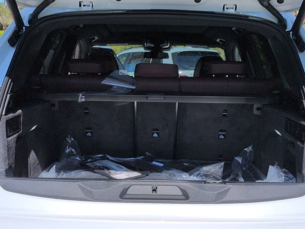 New 2026 BMW X5 xDrive40i w/ Executive Package image 13