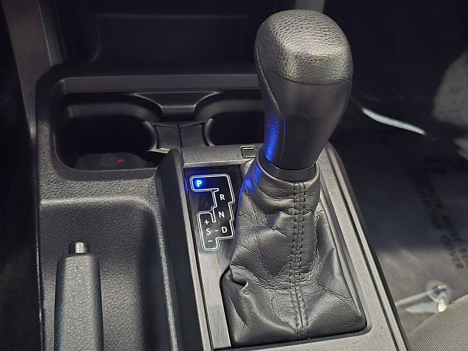 Used 2020 Toyota Tacoma SR AWD/4WD image 15