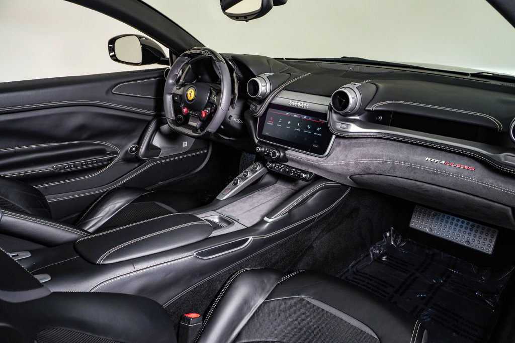 Used 2018 Ferrari GTC4Lusso AWD/4WD image 16
