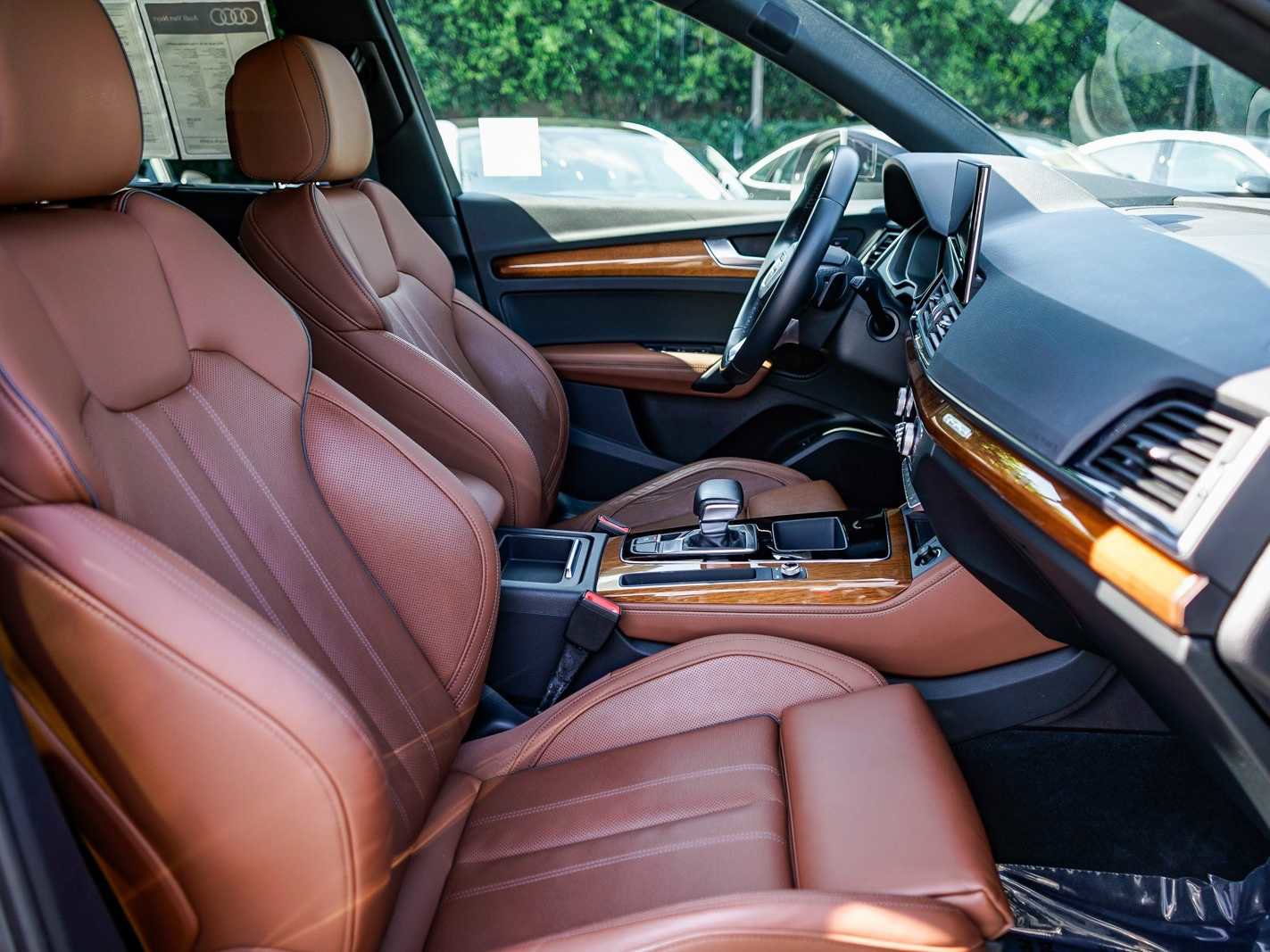 Used 2022 Audi Q5 2.0T Prestige w/ Prestige Package image 16
