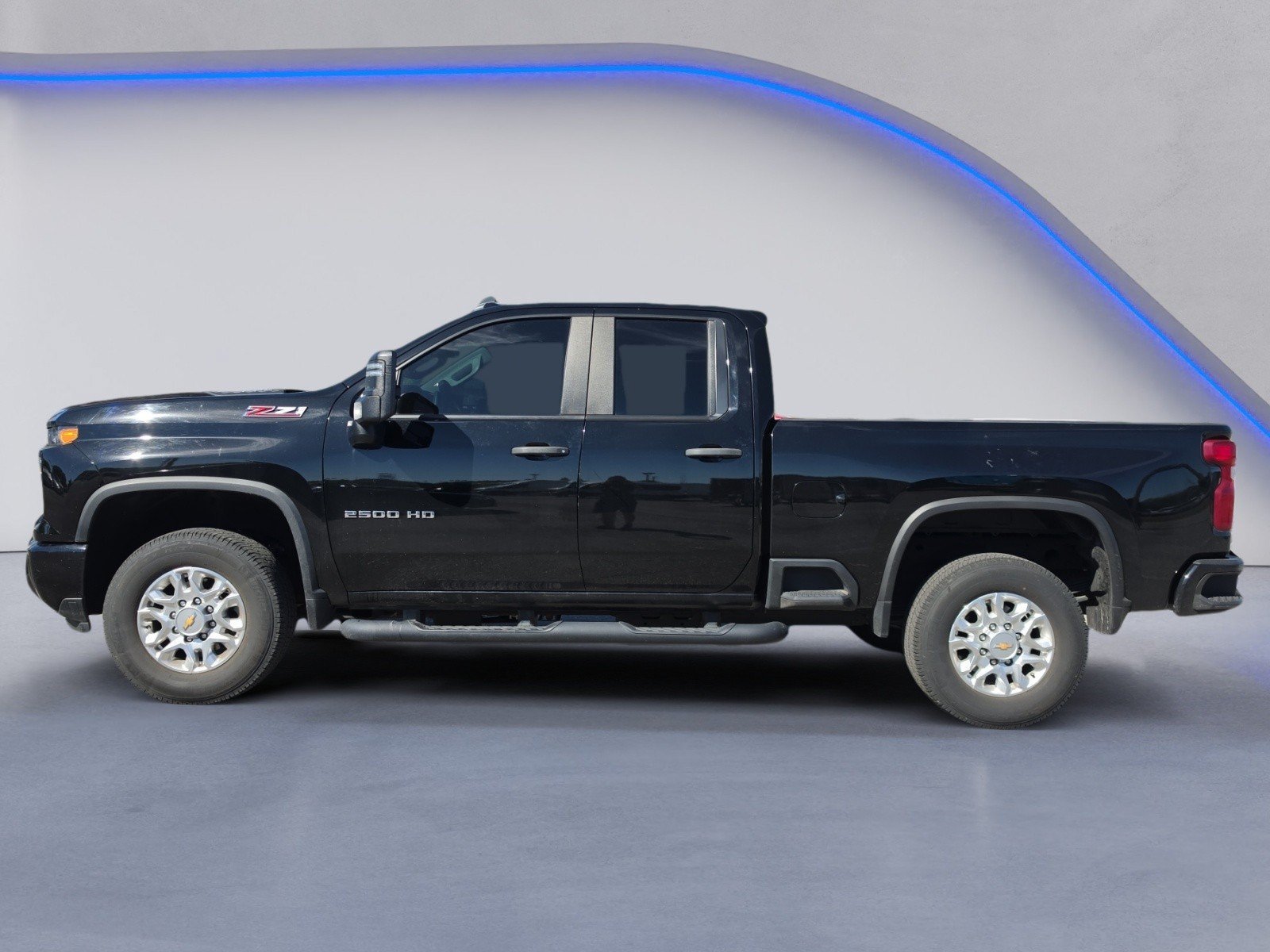 Used 2024 Chevrolet Silverado 2500 Custom w/ Custom Value Package AWD/4WD image 3