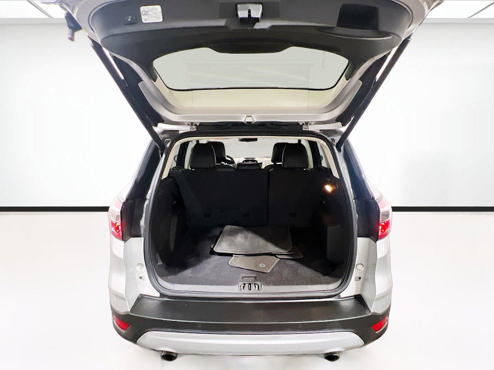 Used 2017 Ford Escape Titanium image 19