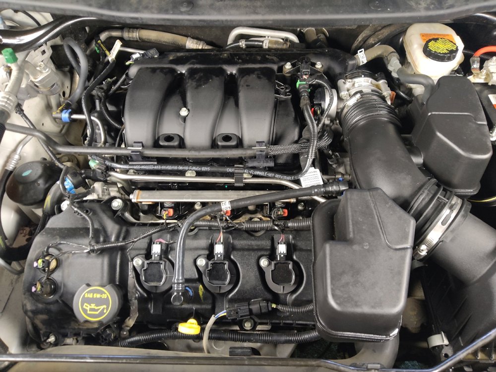 Used 2019 Ford Explorer XLT w/ Equipment Group 202A AWD/4WD image 30