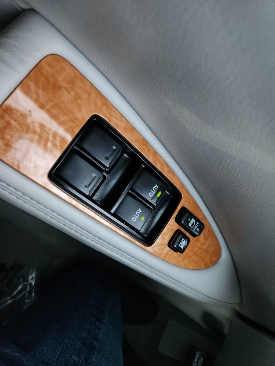 Used 2005 Toyota Avalon XLS image 17