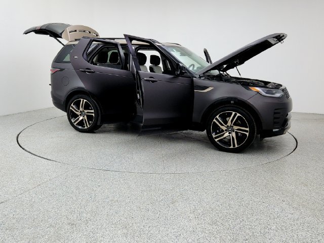 New 2026 Land Rover Discovery Limited Edition AWD/4WD image 10