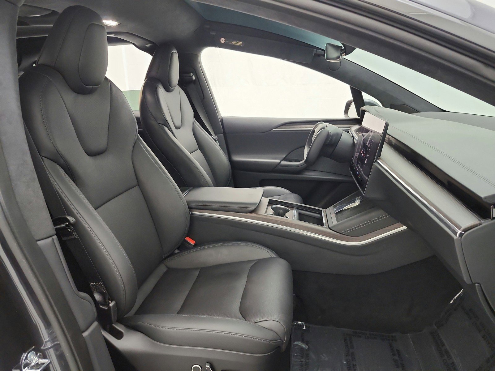 Used 2025 Tesla Model X image 19