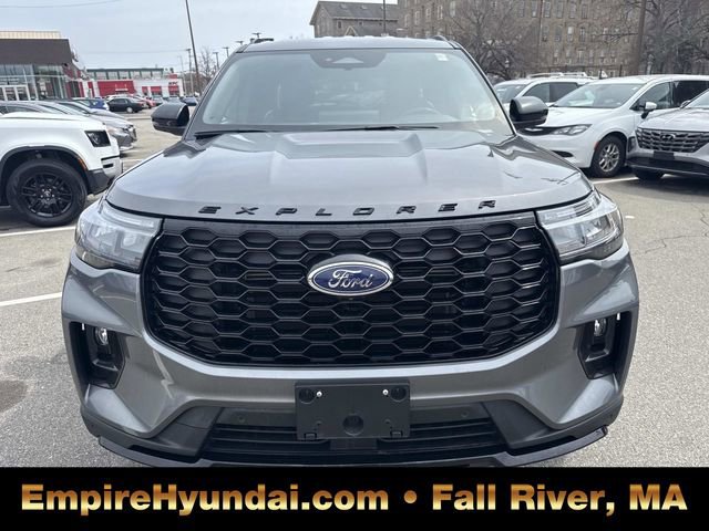 Used 2025 Ford Explorer ST-Line image 12