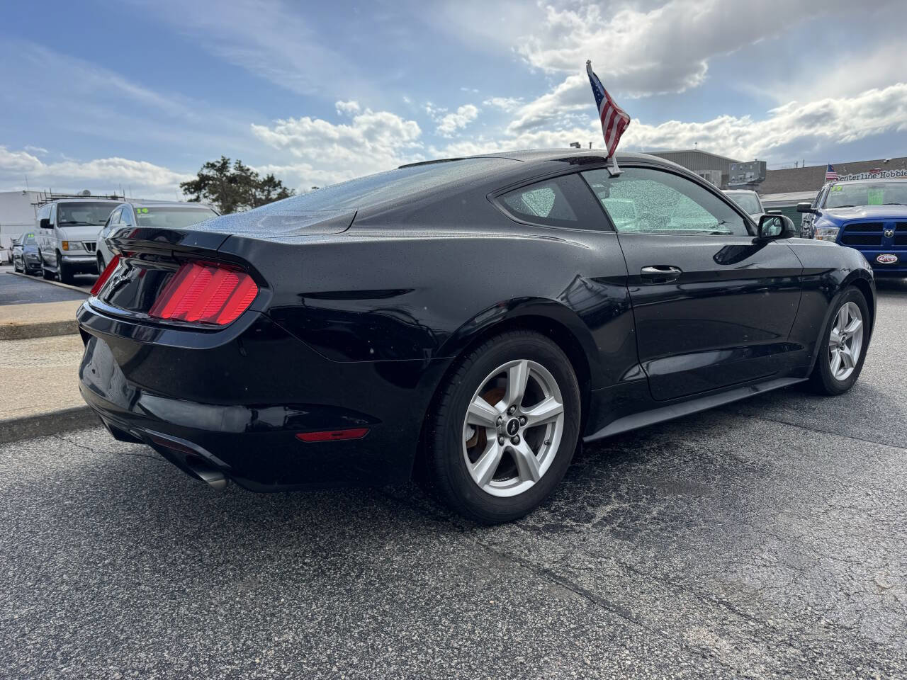 Used 2015 Ford Mustang Coupe image 9