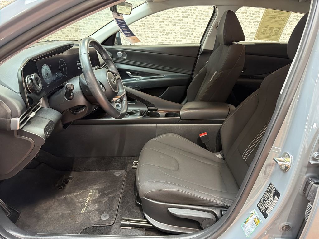 Certified 2023 Hyundai Elantra SEL w/ Convenience Package FWD image 25