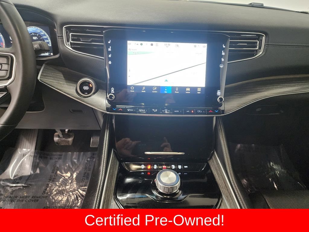 Certified 2024 Jeep Wagoneer Series II w/ Flexible Seating Group image 17