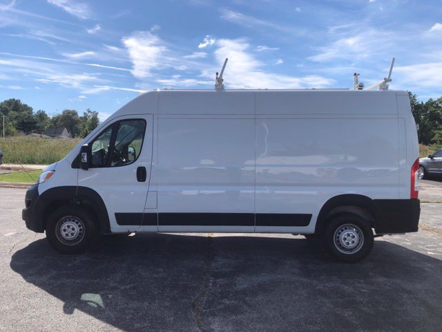 Used 2024 RAM ProMaster 2500 w/ Premium Convenience Group FWD image 3