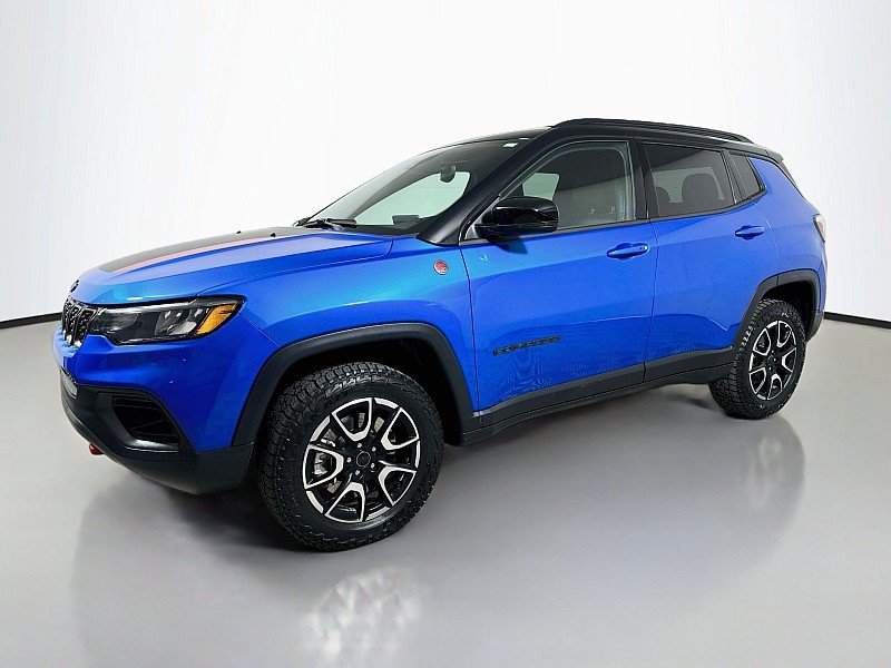 Used 2026 Jeep Compass Trailhawk AWD/4WD image 3